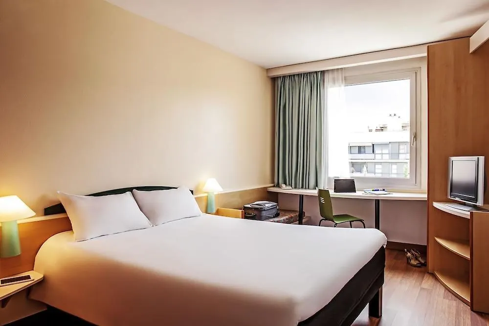Отель Ibis Malaga Centro Ciudad