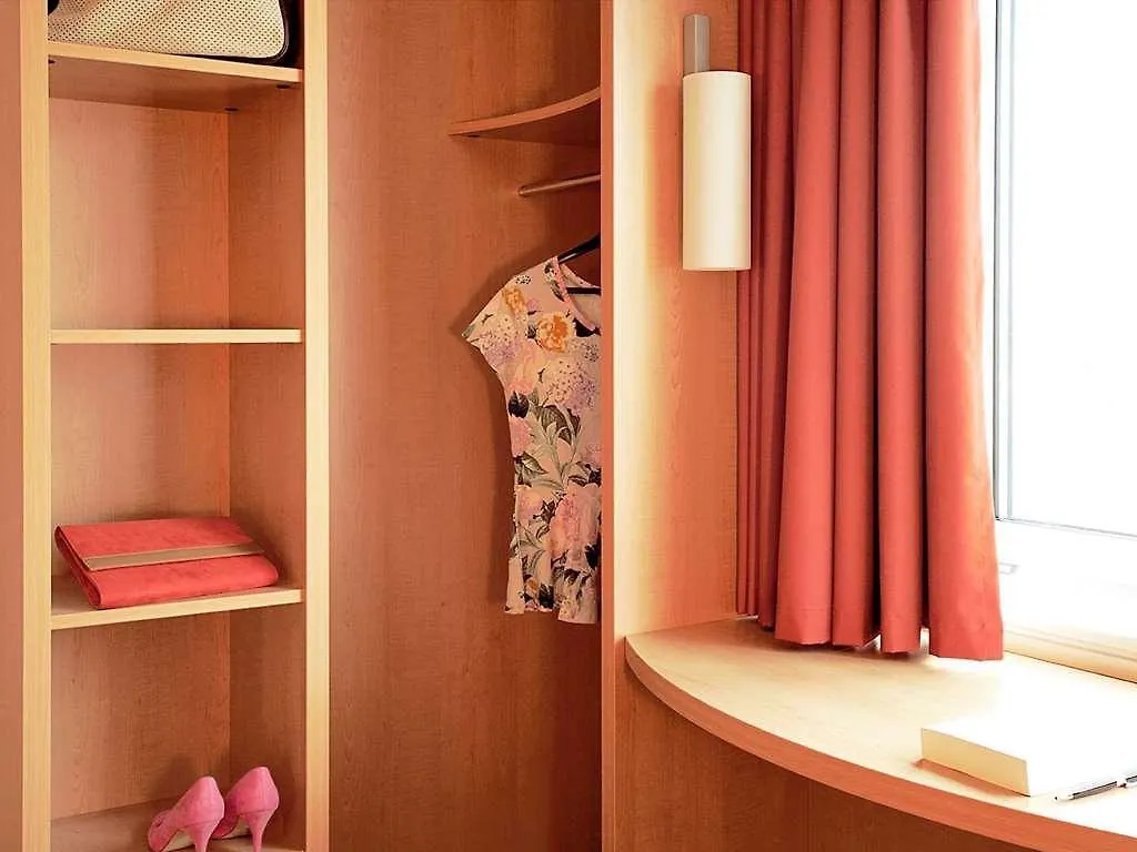 Отель Ibis Malaga Centro Ciudad