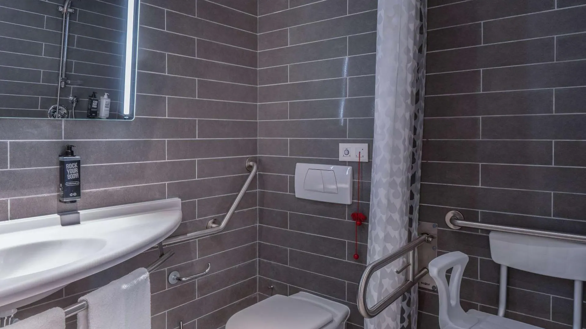 Отель Ibis Malaga Centro Ciudad